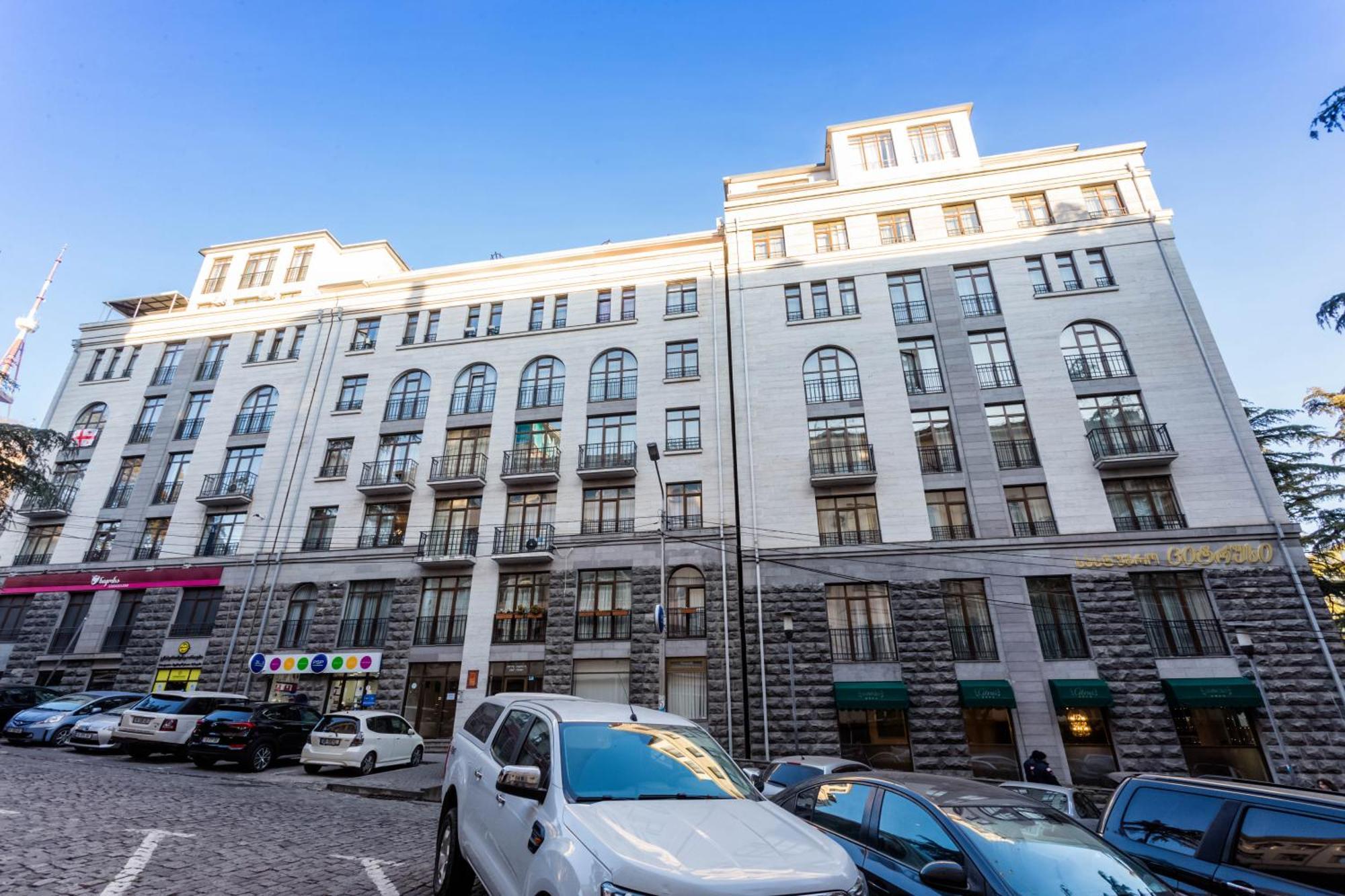 Two Bedroom Apartment In The City Center Tbilisi Bagian luar foto